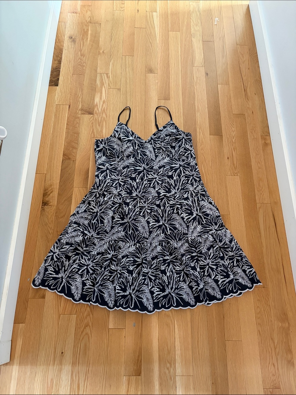 EUC MICHAEL Michael Kors Navy and White Floral Eyelet Mini Dress